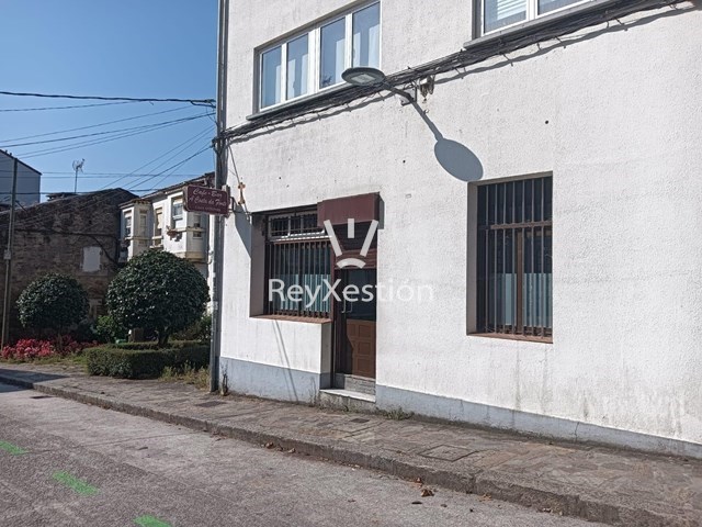 VÉNDESE LOCAL COMERCIAL. CON VIVENDA E ALMACÉN, EN ZONA VISTA ALEGRE - Santiago de Compostela