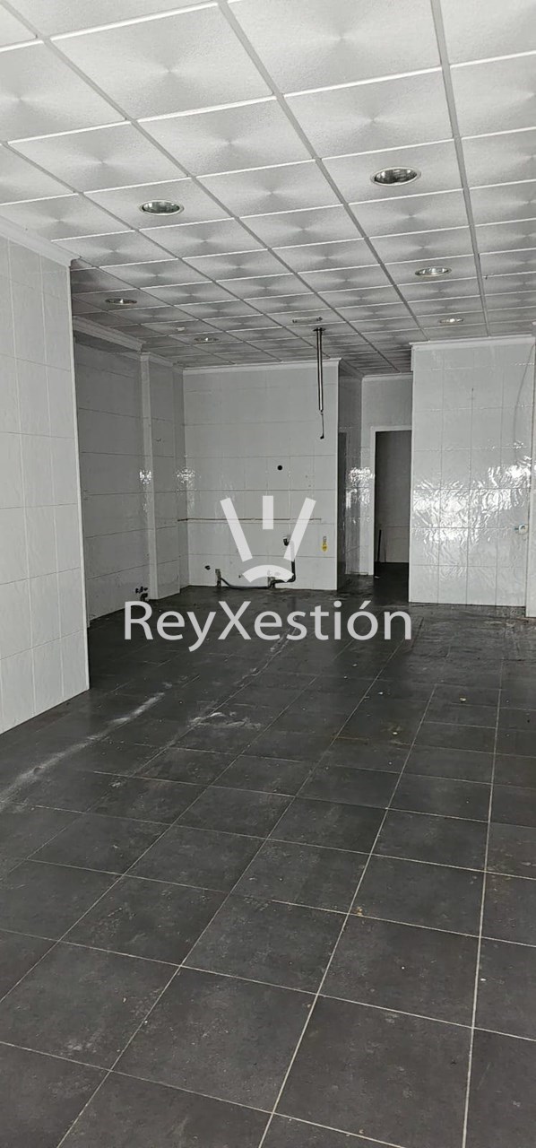 Foto 5 Véndese Local comercial + garaxe, en Conxo, Santiago de Compostela