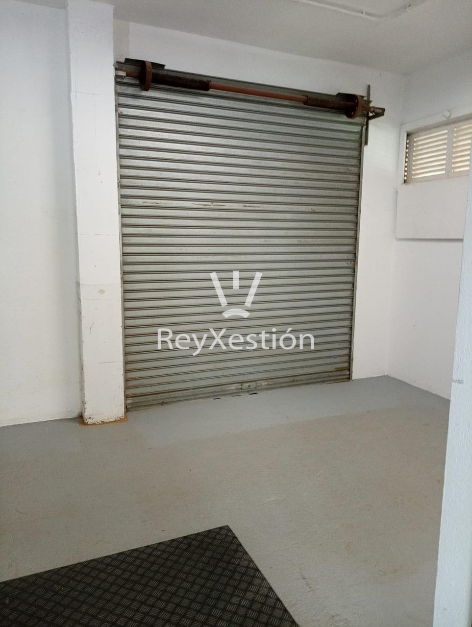 Foto 11 Véndese LOCAL COMERCIAL na rúa Santa Comba, Campus Norte. Santiago de Compostela.