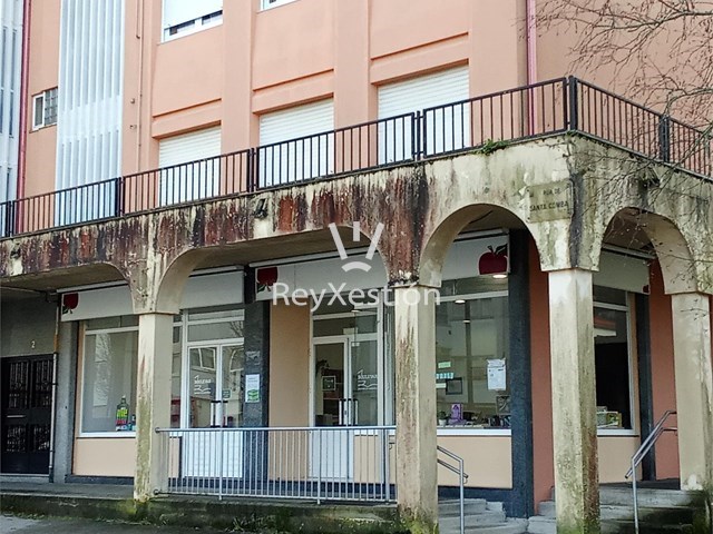 Véndese LOCAL COMERCIAL na rúa Santa Comba, Campus Norte. Santiago de Compostela.