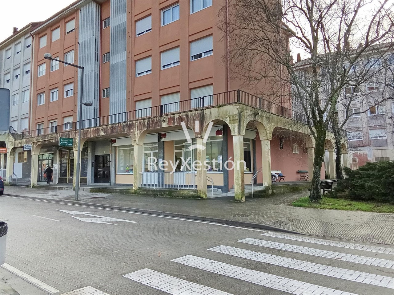 Foto 2 Véndese LOCAL COMERCIAL na rúa Santa Comba, Campus Norte. Santiago de Compostela.