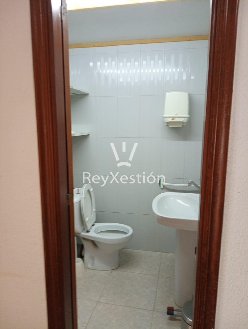 Foto 8 Véndese LOCAL COMERCIAL na rúa Santa Comba, Campus Norte. Santiago de Compostela.