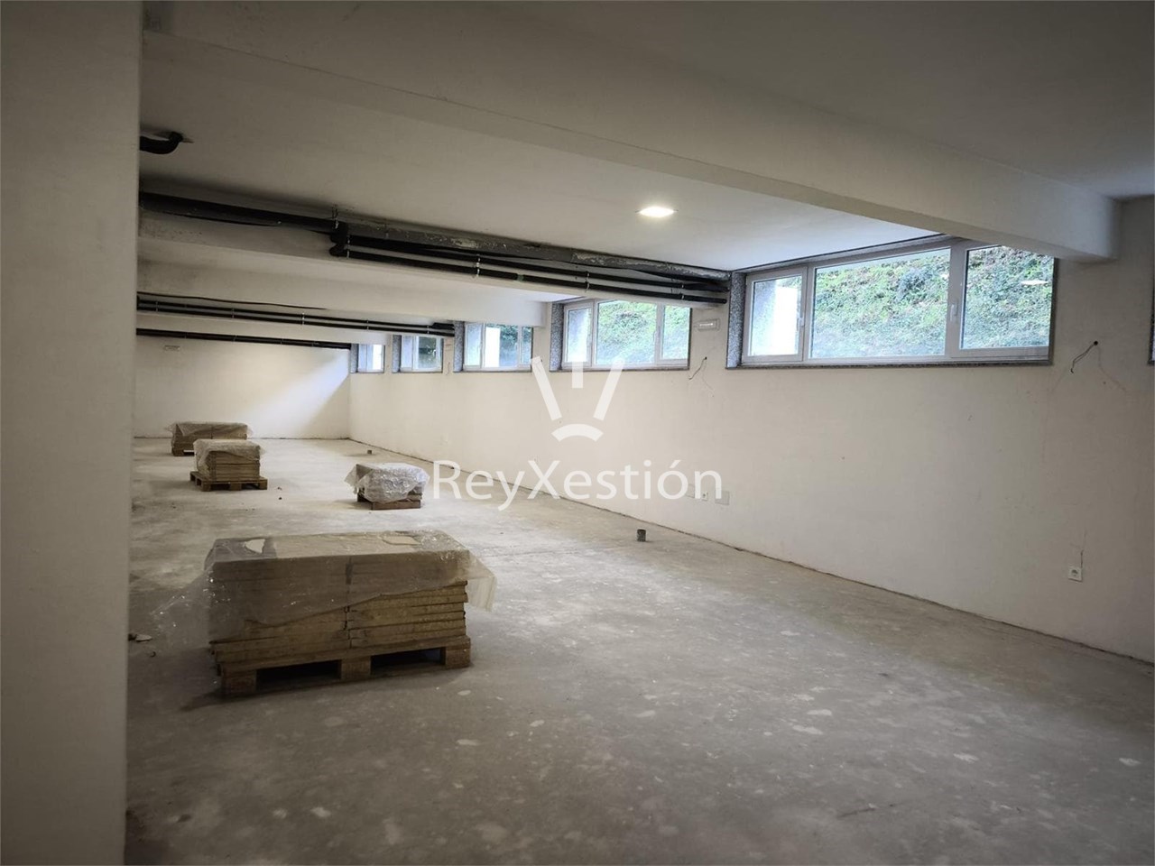 Foto 7 Véndese LOCAL SEMISÓTANO, en Rúa Pelamios 16, Campus Norte, Santiago. 