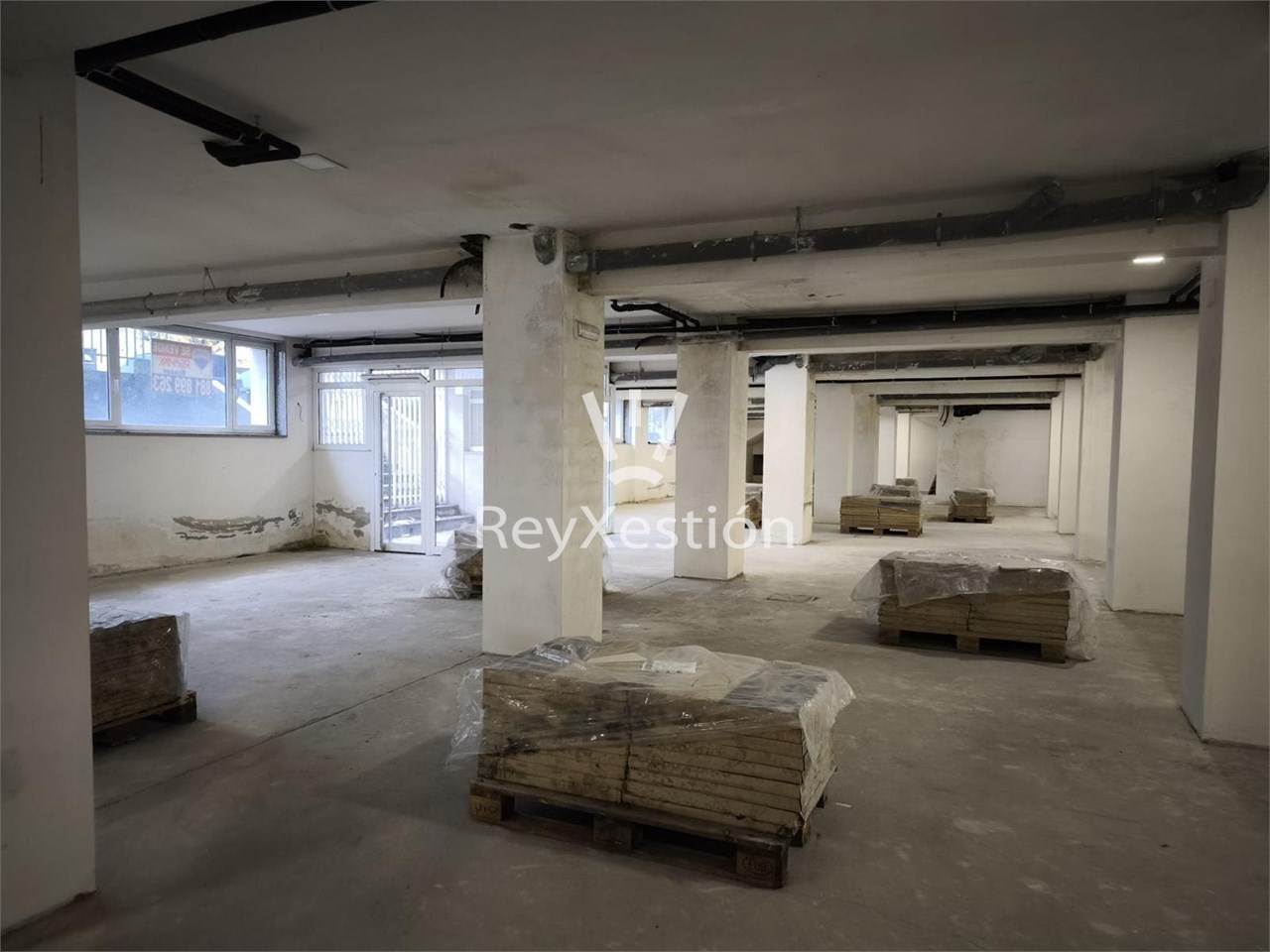 Foto 14 Véndese LOCAL SEMISÓTANO, en Rúa Pelamios, Campus Norte, Santiago. 