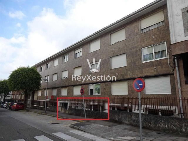 Véndese LOCAL SEMISÓTANO, en Rúa Pelamios, Campus Norte, Santiago.  - Santiago de Compostela