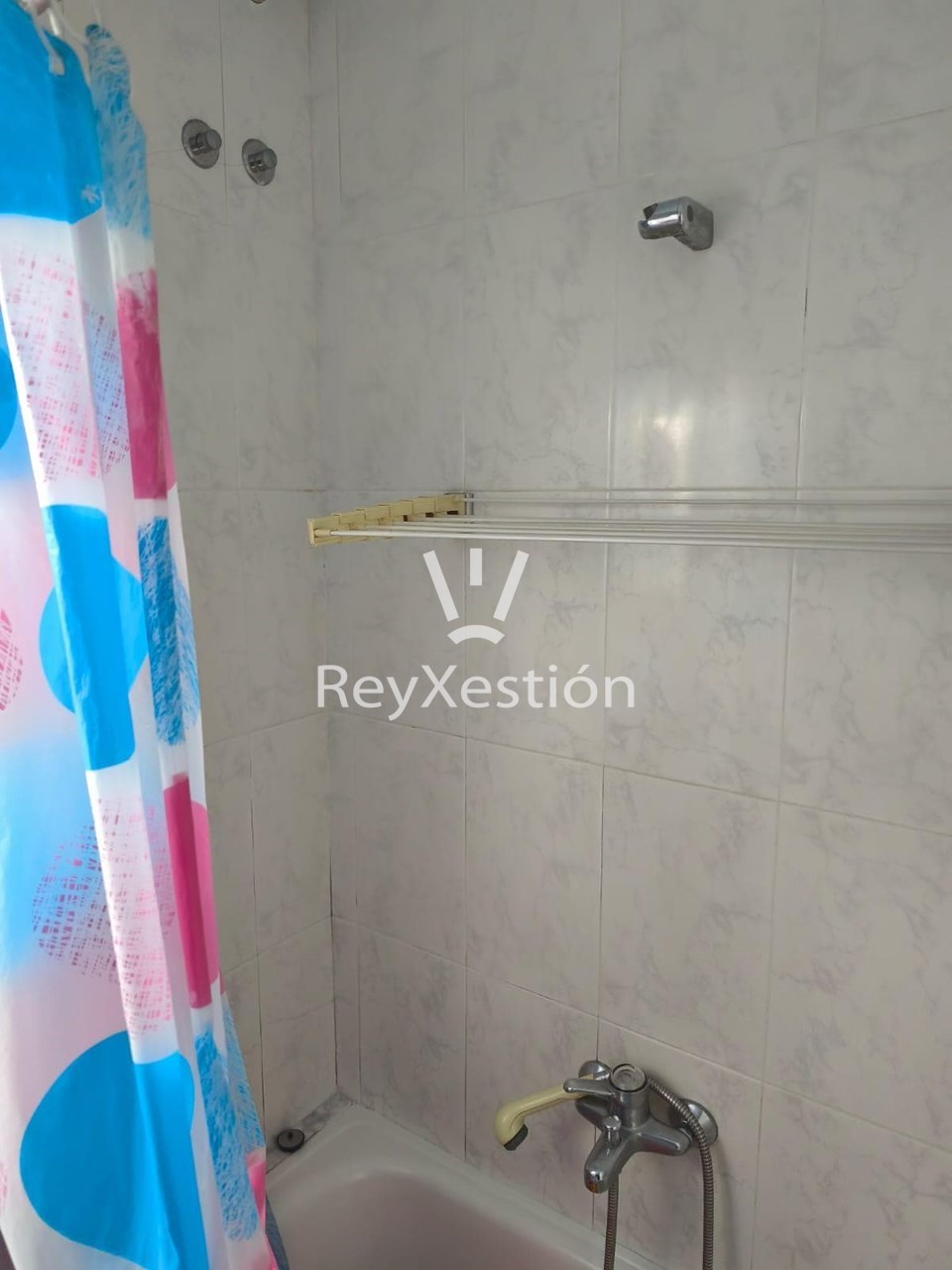 Foto 4 VÉNDESE PISO EN ZONA NORTE - Rua Salvadas, SANTIAGO DE COMPOSTELA