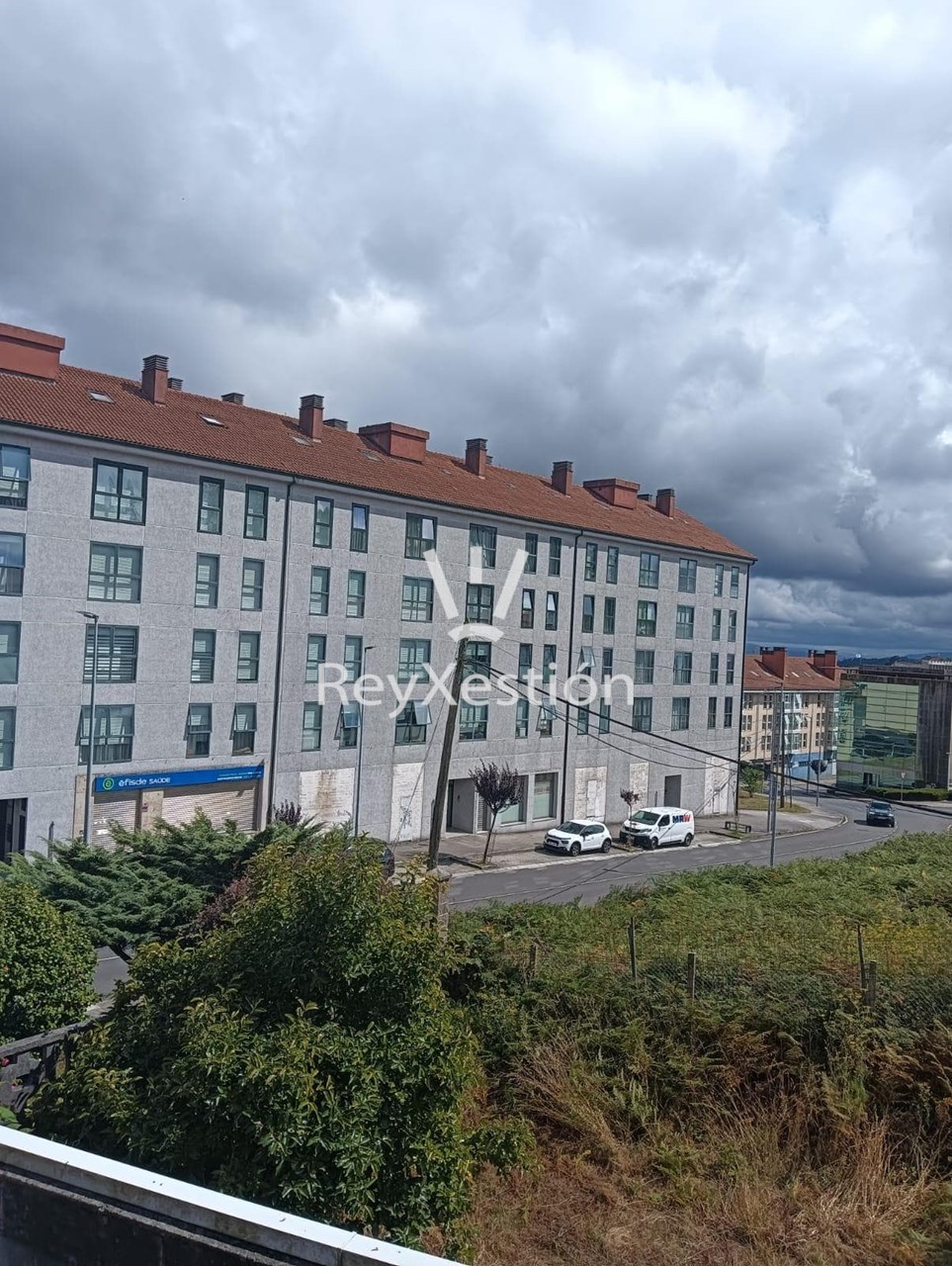 Foto 14 Véndese PLANTA BAIXA CON PLAZA DE GARAXE, Camiño dos Vilares (Santiago)